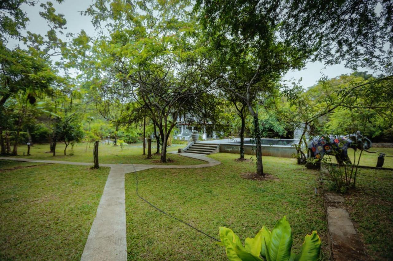 Hotel Sigiriya Kele Екстериор снимка